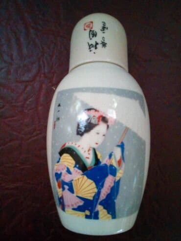 Старинная японская фарфоровая посуда для напитка (саке)с рюмкой 15x8 lalafo.az -da Старинная японская фарфоровая посуда для напитка (саке)с рюмкой 15x8