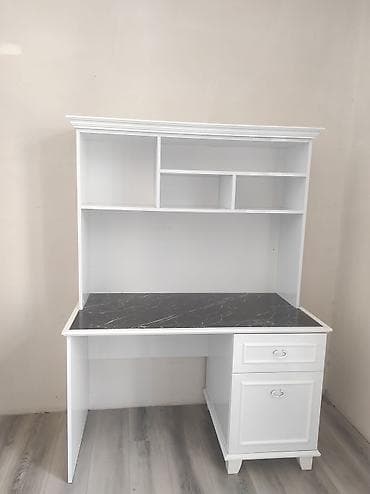 Düz masa, Stulsuz, Polkalı, Siyirməli, Sadə laminat