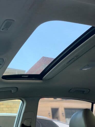 Hyundai: Hyundai Elantra: 2 l | 2016 il Sedan — 7