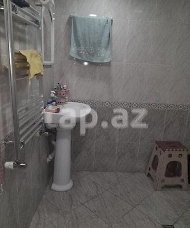 lerikde ev satilir: Əhmədli 4 otaqlı, 1 kv. m, Kredit yoxdur, Orta təmir — 2