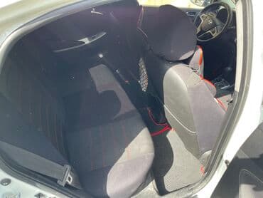 kia optima 2019: Hyundai Accent: 1.6 l | 2011 il Sedan — 13