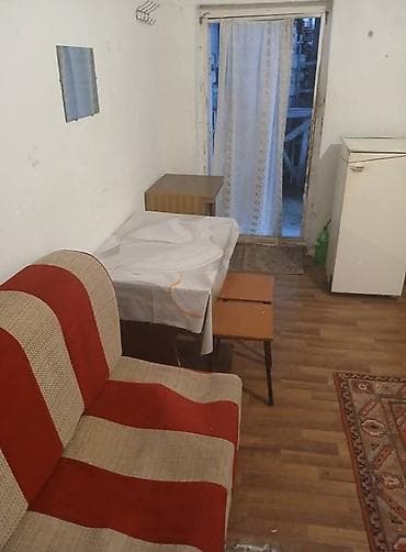 kiraye ev quba: Metro elmlere yaxın bir otaglı heyet evi kirayə verilir obsi heyedir — 3