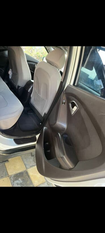 Hyundai: Hyundai ix35: 2 l | 2012 il Krossover — 9