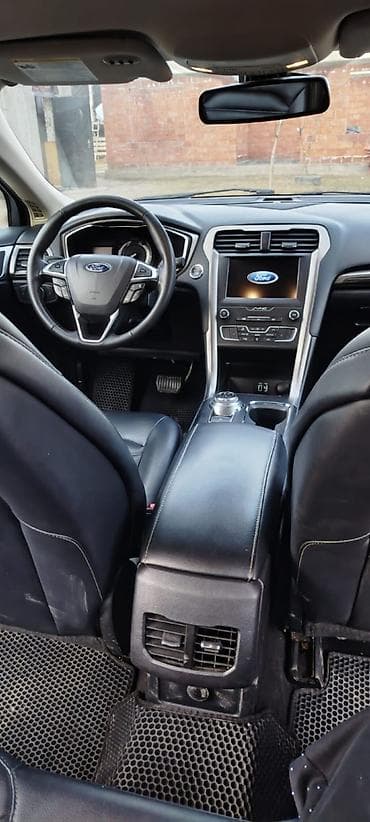 ford fusion 2014: Ford Fusion (sedan) – gümüşü rəng - Geniş ön barmaqlıqla dinamik — 2