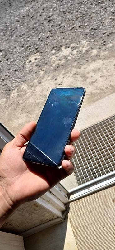philips xenium 9@9h: Huawei Nova, 128 GB, rəng - Qara, Qırıq — 2