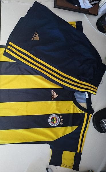 Fenerbahçe uşaq futbol dəsti – Retro Ölçü: 160-170 boy orta qəlib14-15 — 1