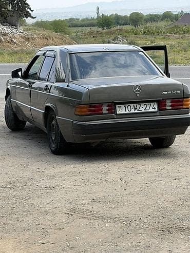 mercedes şam: Mercedes-Benz 190: 2 l | 1991 il Sedan — 10