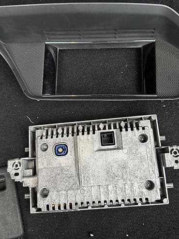 turbo.az traktor satisi: Mercedes W212 manitoru üst krişkası ilə birgə satıram keçən il — 5