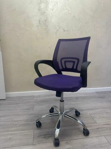 кресло для компьютера: С колесиками, Рукояти не регулируются, Ткань — 2