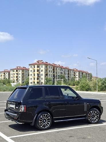 e 3 2: Land Rover Range Rover: 4.4 l | 2024 il 285637 km Ofrouder/SUV — 3
