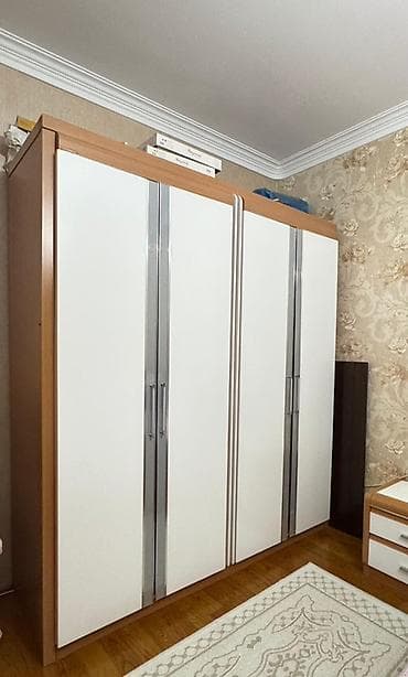 ayaqqabi refi: İşlənmiş, 4 qapılı, Qəhvəyi, Digər material, Açılan, Düz dolab — 1