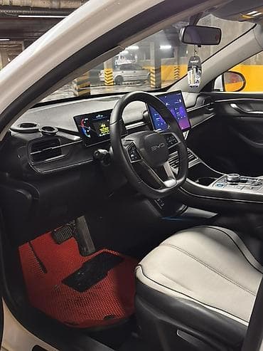 daewoo lanos 2011: BYD Qin Plus DM-i sedan – ağ rəngli, hibrid (plug-in) model. Əsas — 8