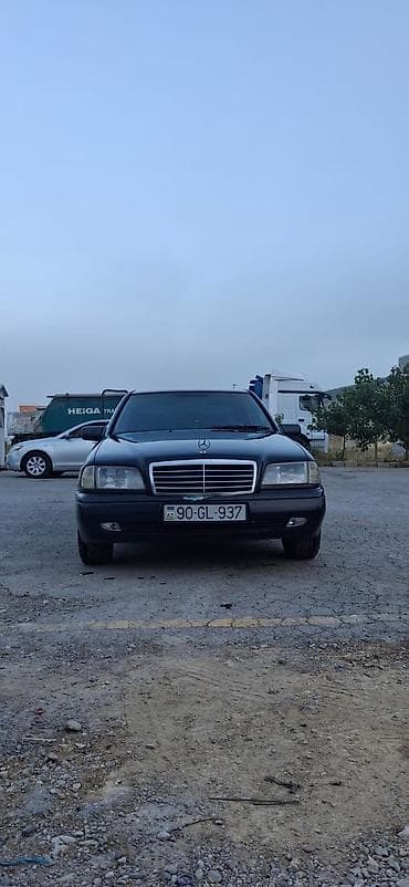 Mercedes-Benz C 180: 1.8 l | 1994 il Sedan