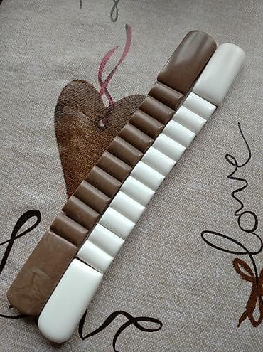 Təsbehlər əl işidir - Məhsul: İki ədəd çubuq formalı, qəhvəyi və ağ