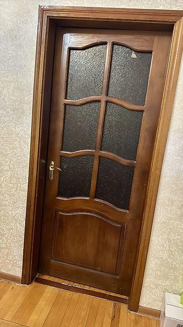 şüşe qapılar: İşlənmiş Otaq qapısı Zamok ilə, Zəmanətsiz, Ödənişli quraşdırma, Ünvandan götürmə — 2