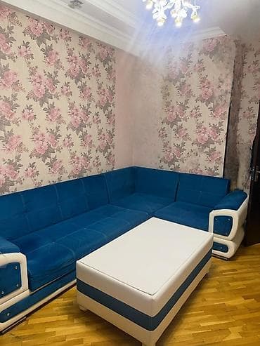 Mavi-ağ künc divan və uyğun puf/masalı oturma dəsti. - L‑şəkilli lalafo.az -da Mavi-ağ künc divan və uyğun puf/masalı oturma dəsti. - L‑şəkilli