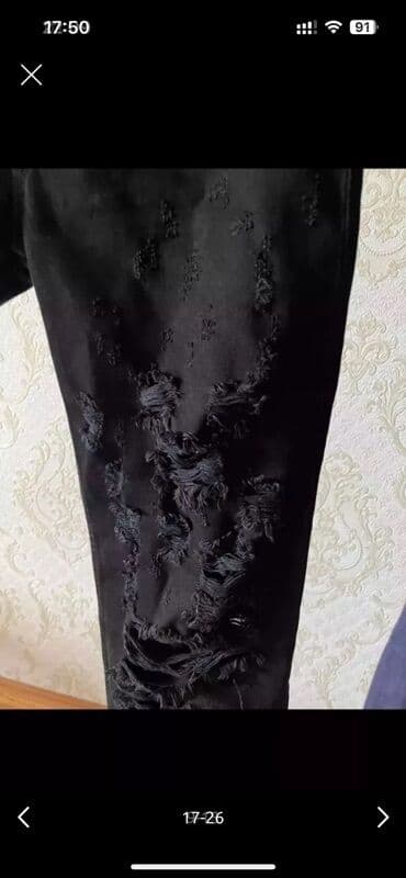 zeynep bastik baku: Zara Qara rəngli, yırtıq detallı cins şalvar. Dizlərdə və digər — 7