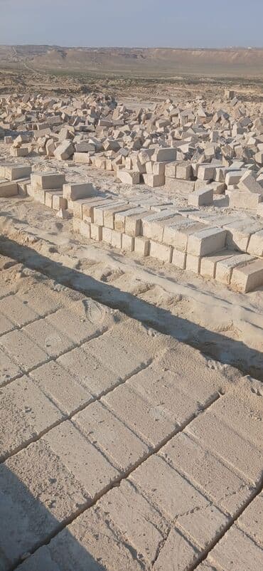 бетонный башмак для забора: Daş bloklar – təbii karxanadan çıxarılmış - Material: təbii daş (açıq — 2