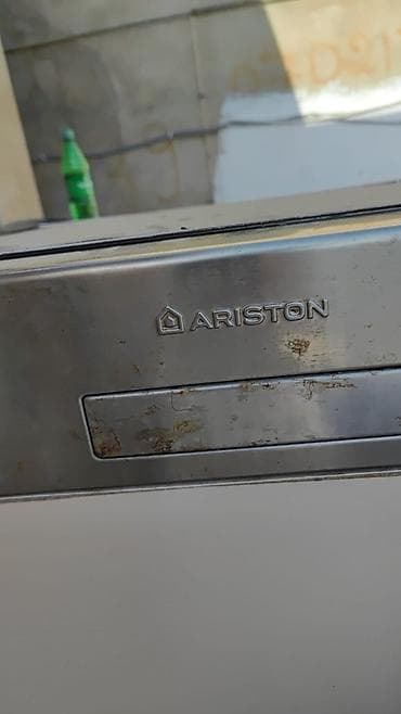 Elektronika: Ariston qabyuyan maşın – quraşdırılan model Xüsusiyyətlər: - Paneldə — 2