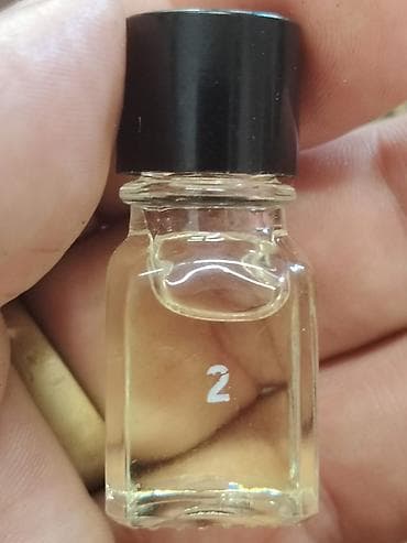 adventure parfum: Этот скромный флакончик с белой цифрой *«2»* — на самом деле очень — 1