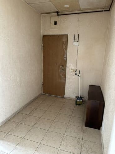 xacmaz kiraye: Bakı, Yeni Günəşli Massiv D, 3 otaqlı, Köhnə tikili, m. Neftçilər, 75 kv. m — 5