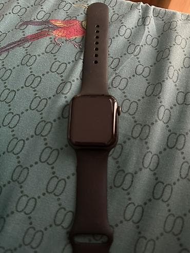Qara rəngli apple watch 6 seria 1 cizigi var endirim var lalafo.az -da Qara rəngli apple watch 6 seria 1 cizigi var endirim var