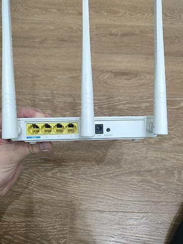 Kompüter və noutbuk aksesuarları: Tenda N300 simsiz marşrutlaşdırıcı - Model: Tenda N300 (2.4 GHz) - Üç — 3