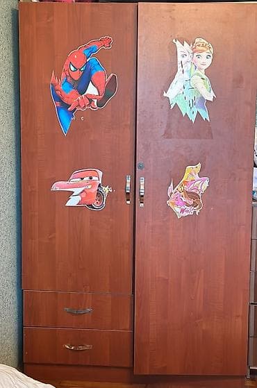 2 qapılı, Qəhvəyi, Açılan, Düz dolab