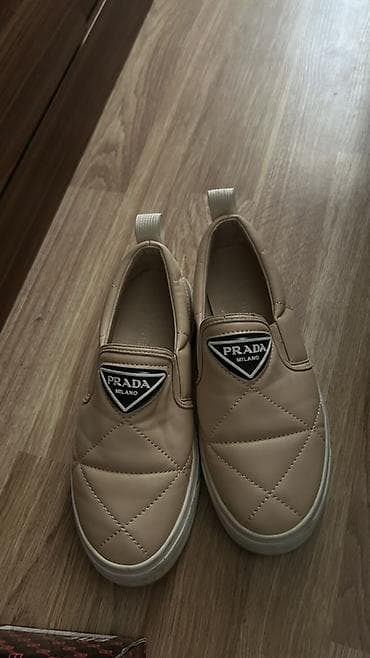 rezin botinkalar: Bej rəngli slip-on ayaqqabı (PRADA üslubunda) - Model: Slip-on — 1