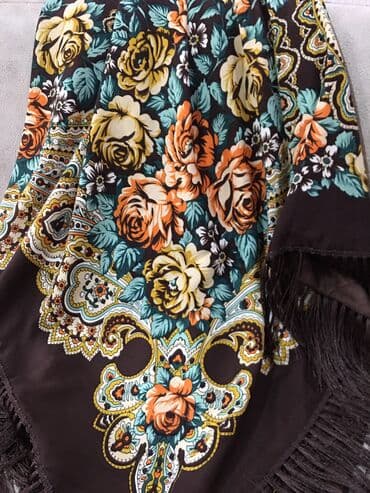 baş daşı qiymətləri: Brend şərflərin və yaylıqların replikası, qiymətlər 25 manatdan — 3