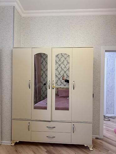 Krem rəngli, klassik dizaynlı geyim şkafı - 4 qapılı konstruksiya lalafo.az -da Krem rəngli, klassik dizaynlı geyim şkafı - 4 qapılı konstruksiya
