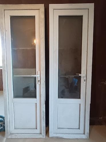 PVC plastik qapılar – 2 ədəd - Material: ağ rəngli PVC karkas - Şüşə