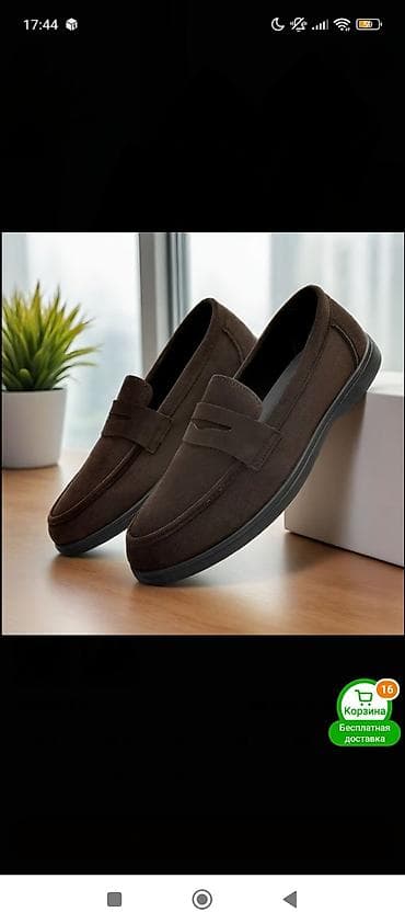 Kişi mokasinləri – tünd qəhvəyi rəngdə, klassik loafer dizaynı