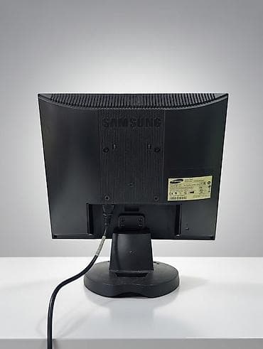 Аудиотехника: Samsung SyncMaster 720n LCD monitor - Ekran: 17 düym, düz panel LCD - — 2