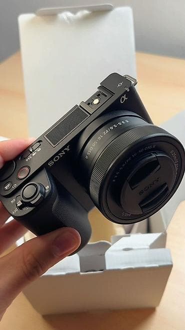 sony a7iii qiyməti: 2,3 ay işlənilib 2300 alınıb 1850 azn satılır Sony ZV‑E10 rəqəmsal — 2