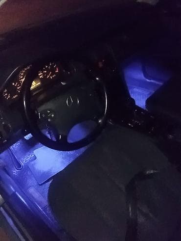 ford transit turbo: Mercedes-Benz E 220: 2.2 l | 2001 il Sedan — 6