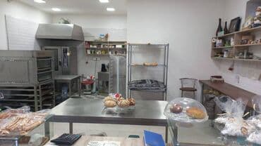 nefis döner masazir: Yasamalda yerləşən yol kənarı çörək və şiriniyyət evi ayi 2000 azn — 4