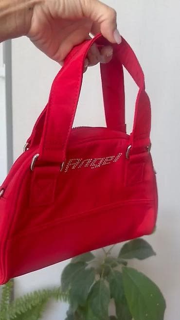 Əl çantası, Bershka