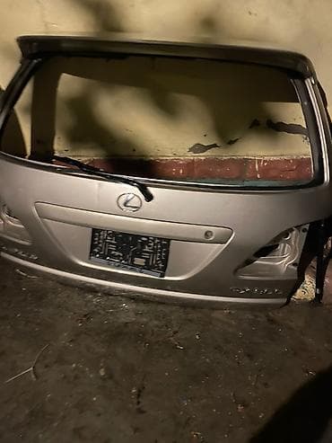 cruz led stop: Sol ön, Lexus 300 — 3