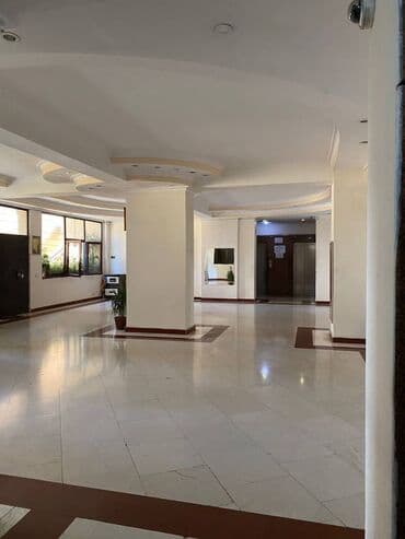 tam temirli menziller: Nizami metrosunun yaxınlığında Qocetə yaxın 16 mertebeli binanın — 2