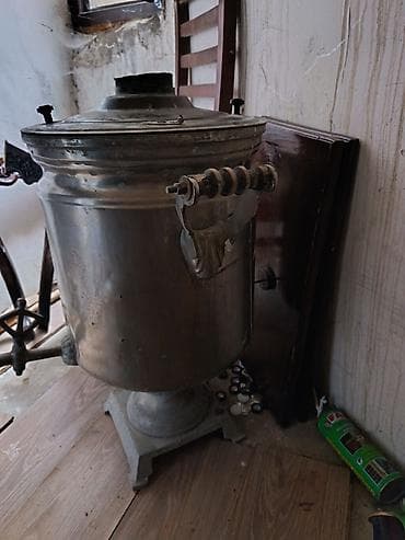 kohnə samavar: Köhnə tip samovar/qaynadıcı qazan – böyük həcmli, mərkəzi baca ilə — 4