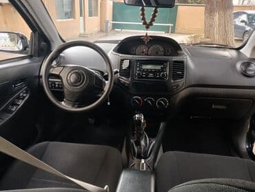 şlanqların satışı: Geely MK sedan – 1.5 GT Xüsusiyyətlər: - Kuzov: 4 qapılı sedan, qara — 5