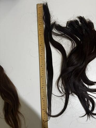 i̇pli qadın kupalnikləri: Qaynaq saçlar, Təbii — 3