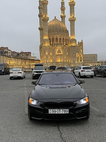 BMW 320: 2 l | 2014 il Sedan