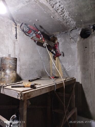 malyar işi: Səssiz tozsuz səliqəli kəsim. Beton katlavan monolit kubik — 2