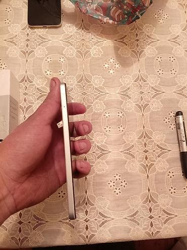 telefonlar mobil: Oppo 256 GB, rəng - Qızılı, Sənədlərlə — 6