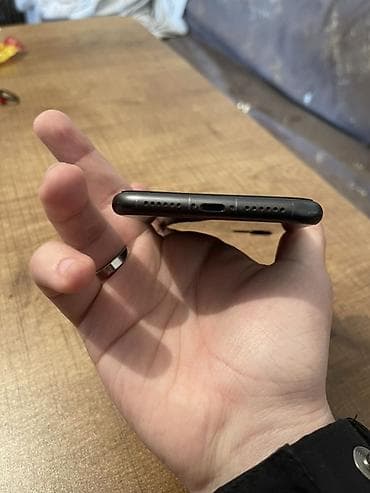 1 saat limitsiz internet: IPhone 11, 128 GB, Qara, Face ID — 7