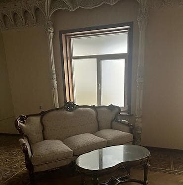 ustol: İşlənmiş, Jurnal masası, Dolab, Masa və oturacaqlar, İtaliya — 5