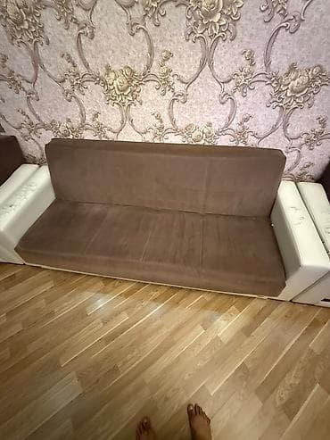 divan və kreslolar: 2 parça yumşaq mebel dəsti: 1 üçnəfərlik divan + 2 tək oturacaq - — 3