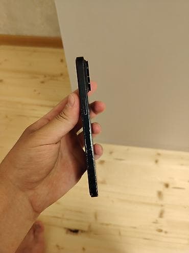 IPhone 15, 256 ГБ, Black Titanium, Беспроводная зарядка, Face ID — 4